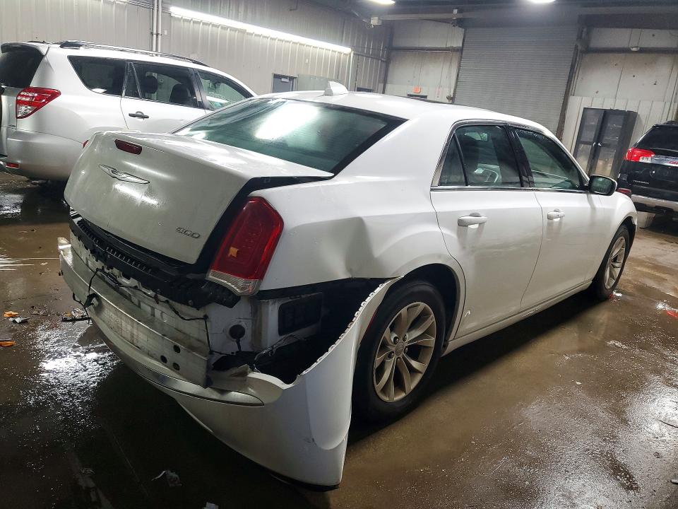 Photo 3 from auction – 2015 CHRYSLER 300 with VIN 2C3CCAAG3FH929842