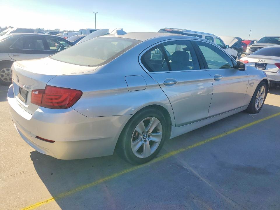Photo 3 from auction – 2013 BMW 528 with VIN WBAXH5C58DDW16357