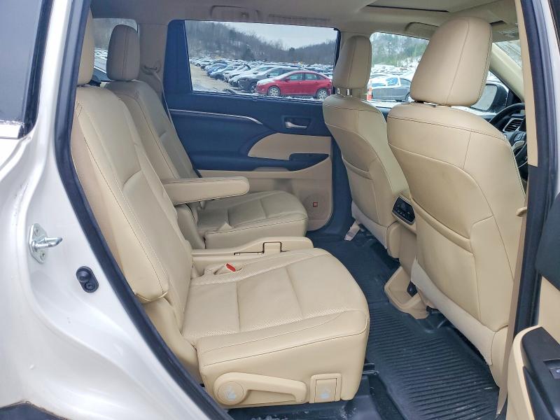 Photo 11 from auction – 2015 TOYOTA HIGHLANDER with VIN 5TDDKRFHXFS156937