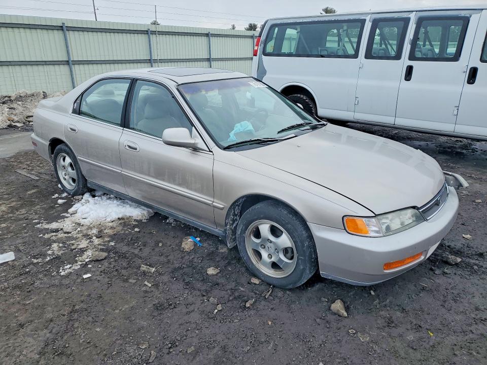 Photo 4 from auction – 1997 HONDA ACCORD with VIN 1HGCD560XVA185828