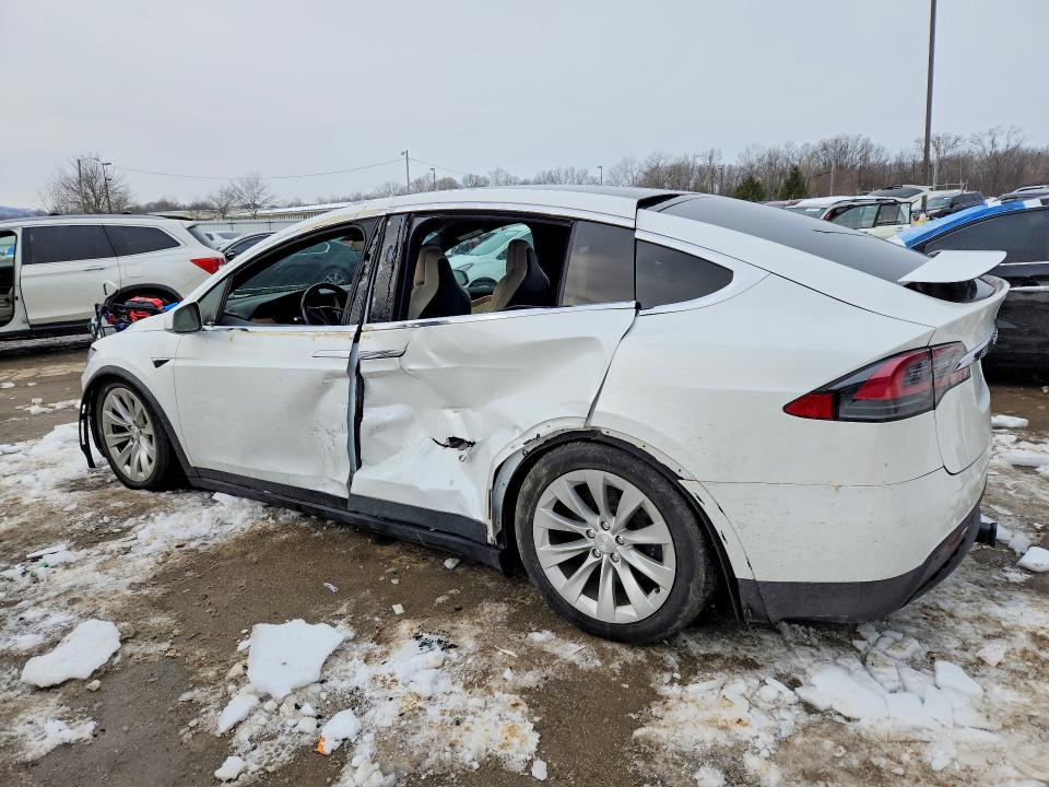 Photo 2 from auction – 2019 TESLA MODEL X with VIN 5YJXCDE24KF189893