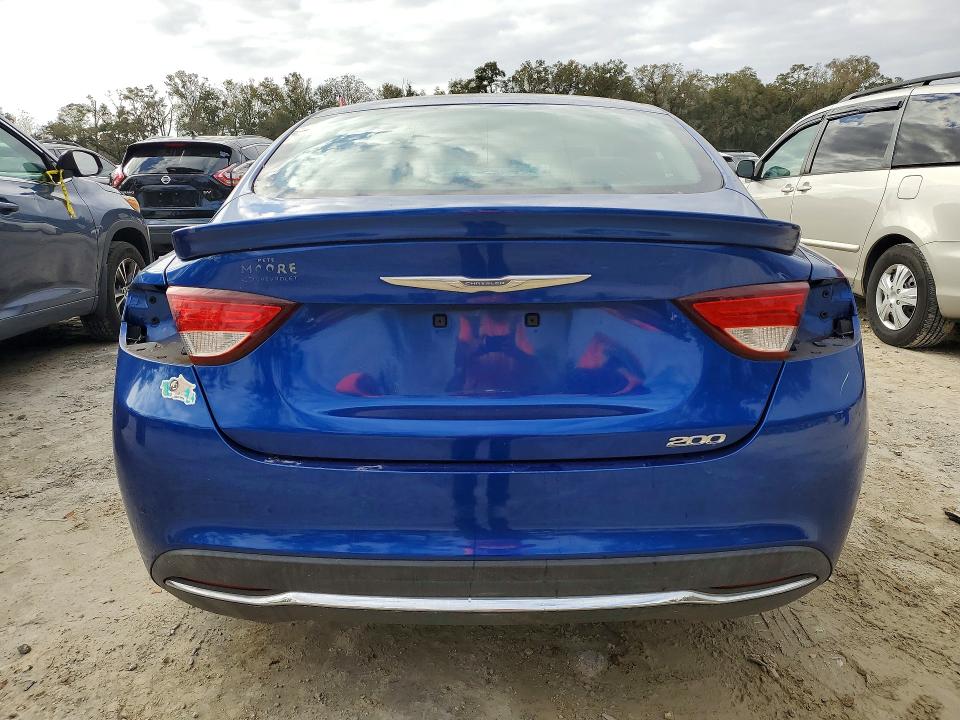 Photo 6 from auction – 2015 CHRYSLER 200 LIMITE with VIN 1C3CCCAB7FN697818