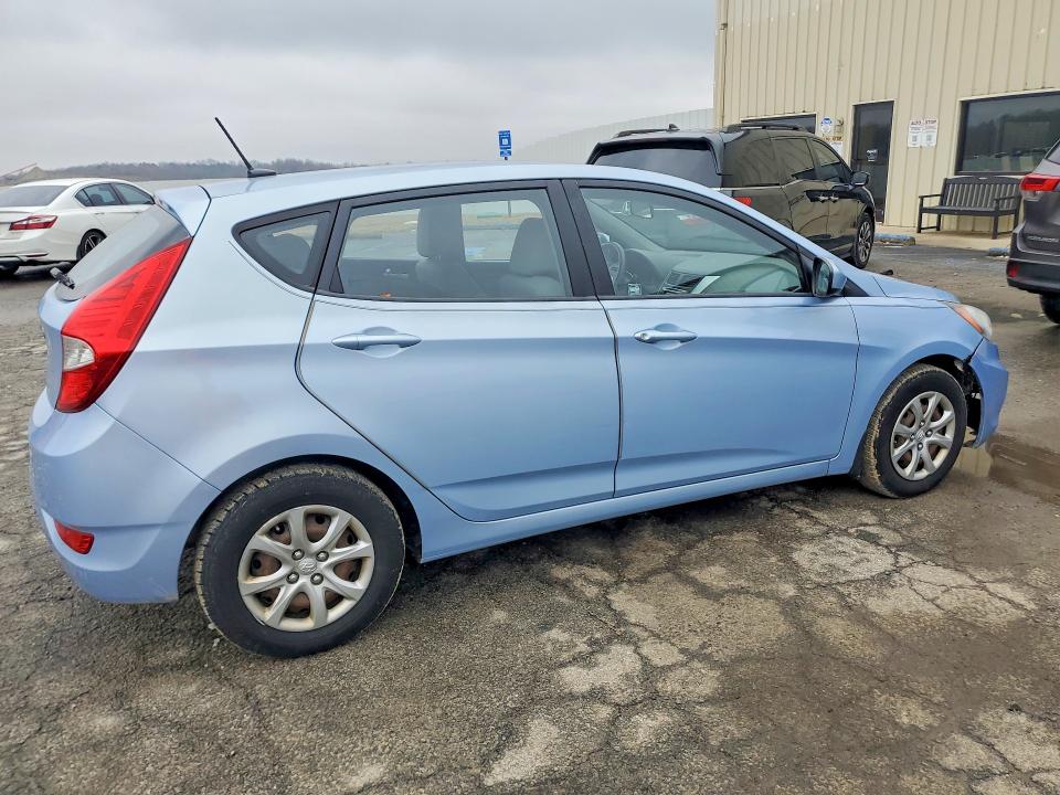 Photo 3 from auction – 2012 HYUNDAI ACCENT GLS with VIN KMHCT5AE3CU015872