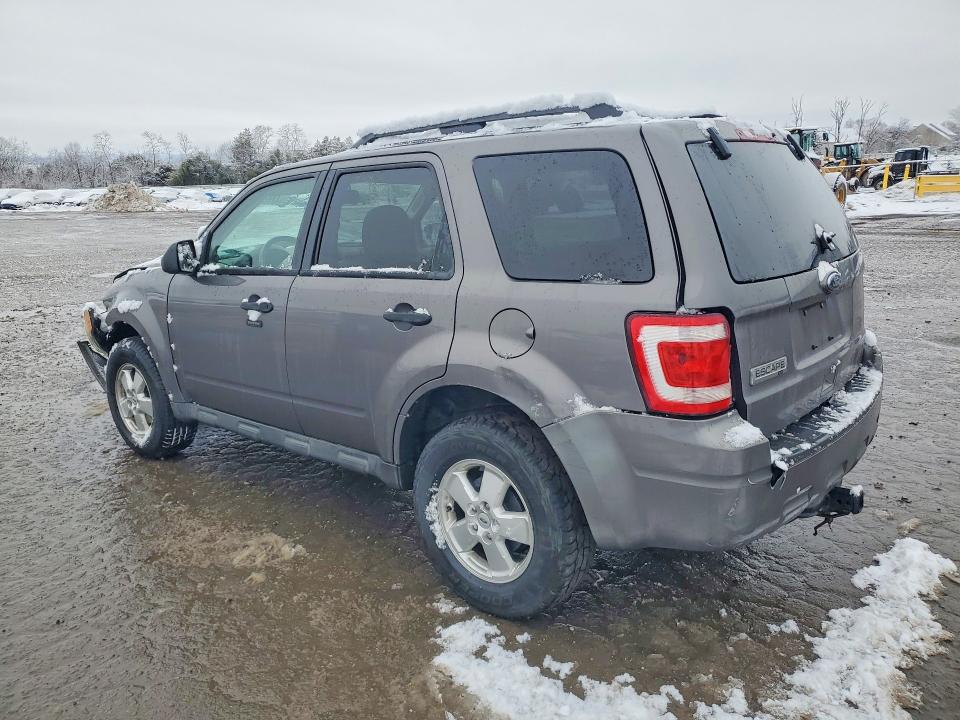 Zdjęcie 2 z aukcji – 2010 FORD ESCAPE z VIN 1FMCU0D72AKB30162