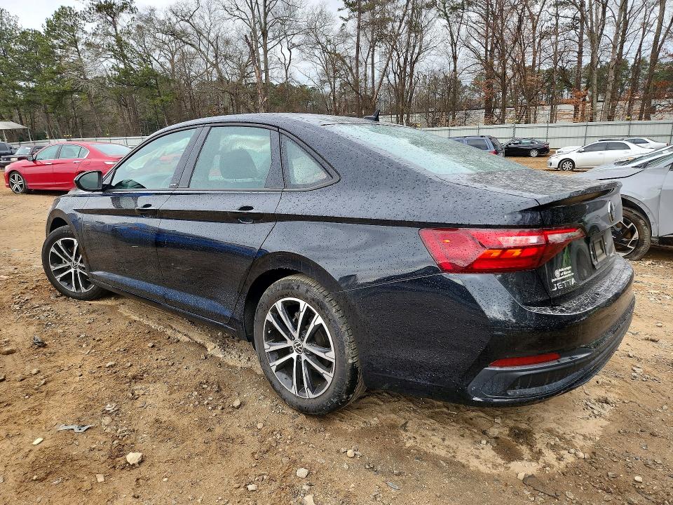 Photo 2 from auction – 2024 VOLKSWAGEN JETTA with VIN 3VWBM7BUXRM068447