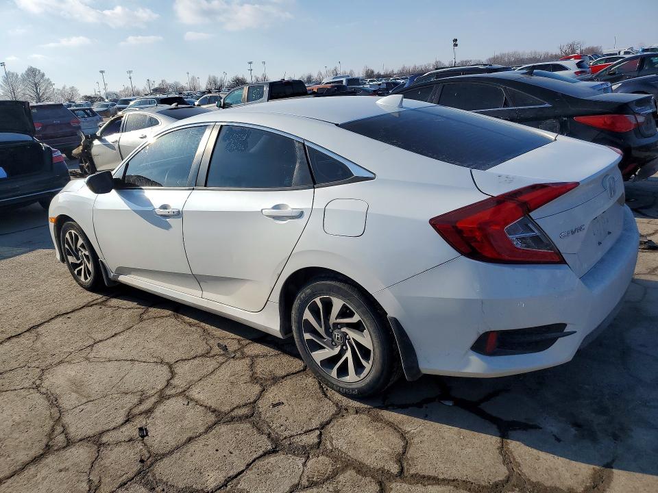 Photo 2 from auction – 2018 HONDA CIVIC with VIN 19XFC2F70JE006567