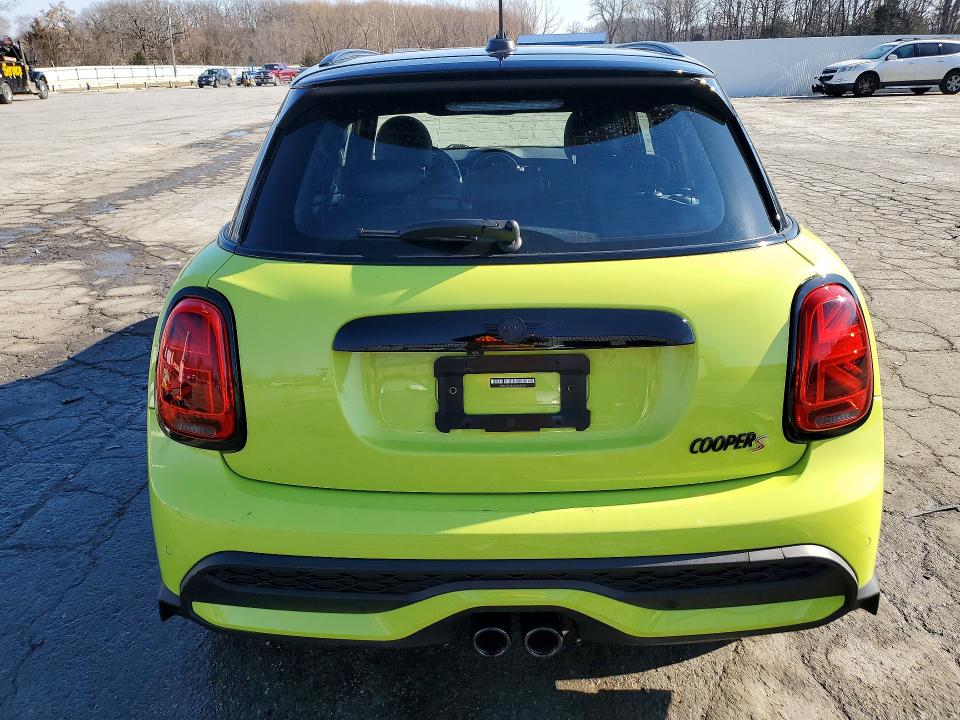 Photo 6 from auction – 2024 MINI COOPER with VIN WMW53DK0XR2U57897