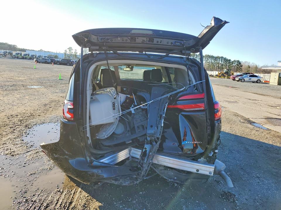 Photo 6 from auction – 2024 CHRYSLER PACIFICA with VIN 2C4RC1S73RR150122