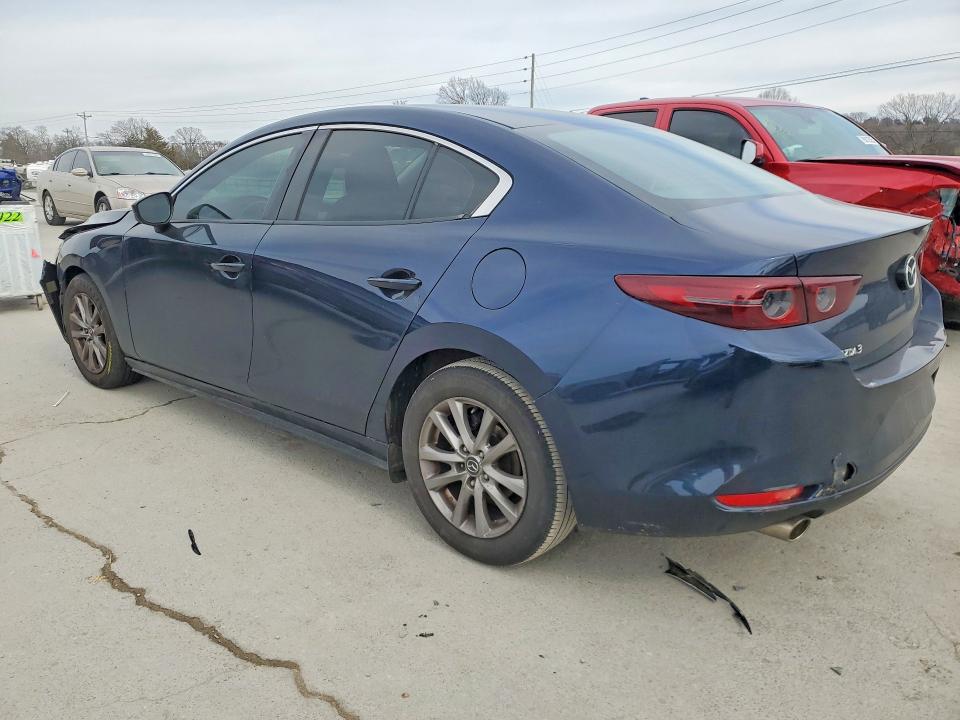 Photo 2 from auction – 2019 MAZDA 3 with VIN 3MZBPABLXKM113548