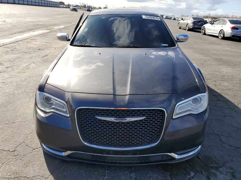 Photo 5 from auction – 2019 CHRYSLER 300 with VIN 2C3CCAEG0KH555615