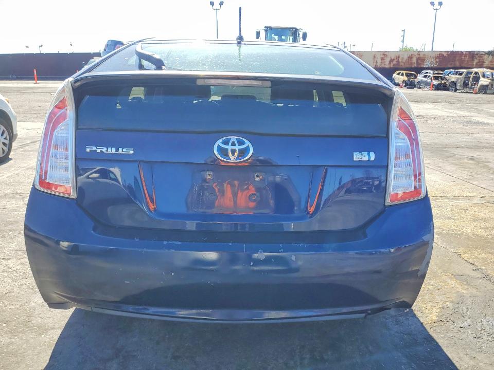 Photo 6 from auction – 2013 TOYOTA PRIUS with VIN JTDKN3DU8D0337904
