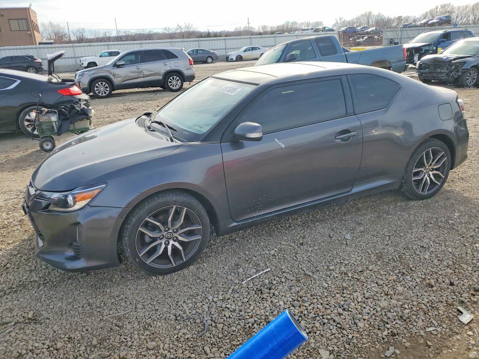 SCION TC 2015 with VIN JTKJF5C78FJ013731 - Photo from auction