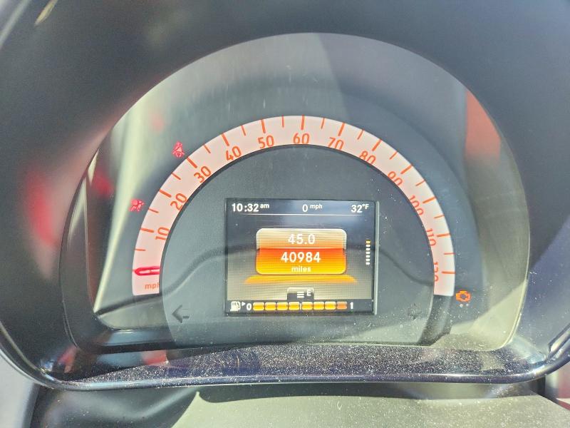 Photo 9 from auction – 2016 SMART FORTWO with VIN WMEFJ5DA2GK071028