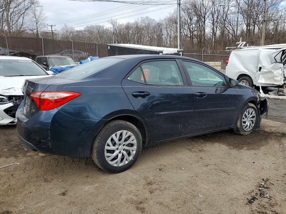 Photo 3 from auction – 2018 TOYOTA COROLLA with VIN 2T1BURHE6JC976681