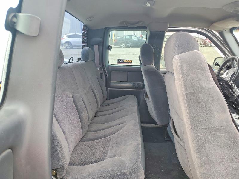 Photo 10 from auction – 2002 CHEVROLET SILVERADO with VIN 2GCEC19V221137238