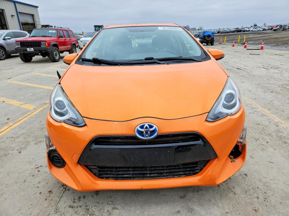 Photo 5 from auction – 2015 TOYOTA PRIUS C with VIN JTDKDTB38F1107676