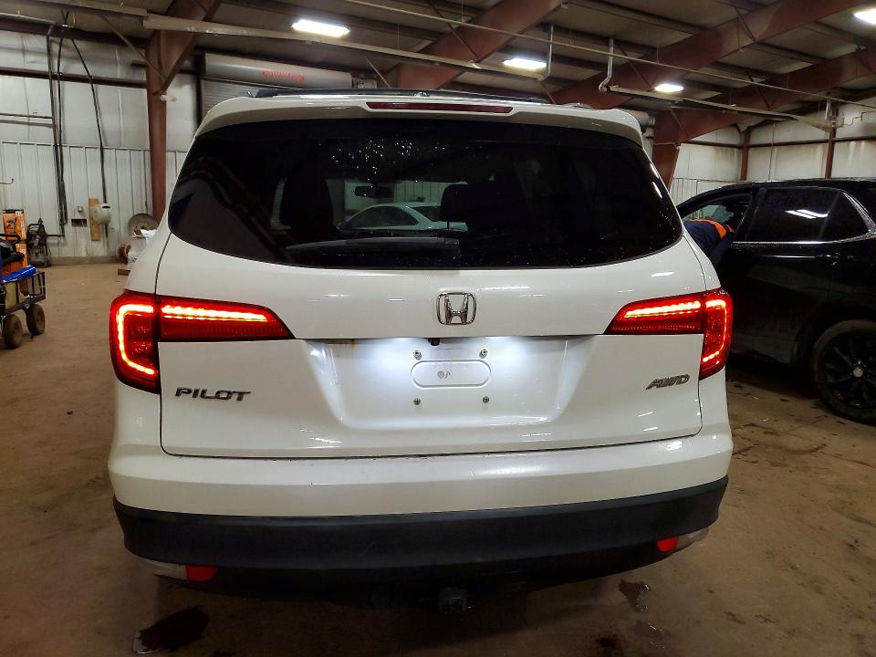 Foto 6 de la subasta – 2017 HONDA PILOT con VIN 5FNYF6H51HB009856