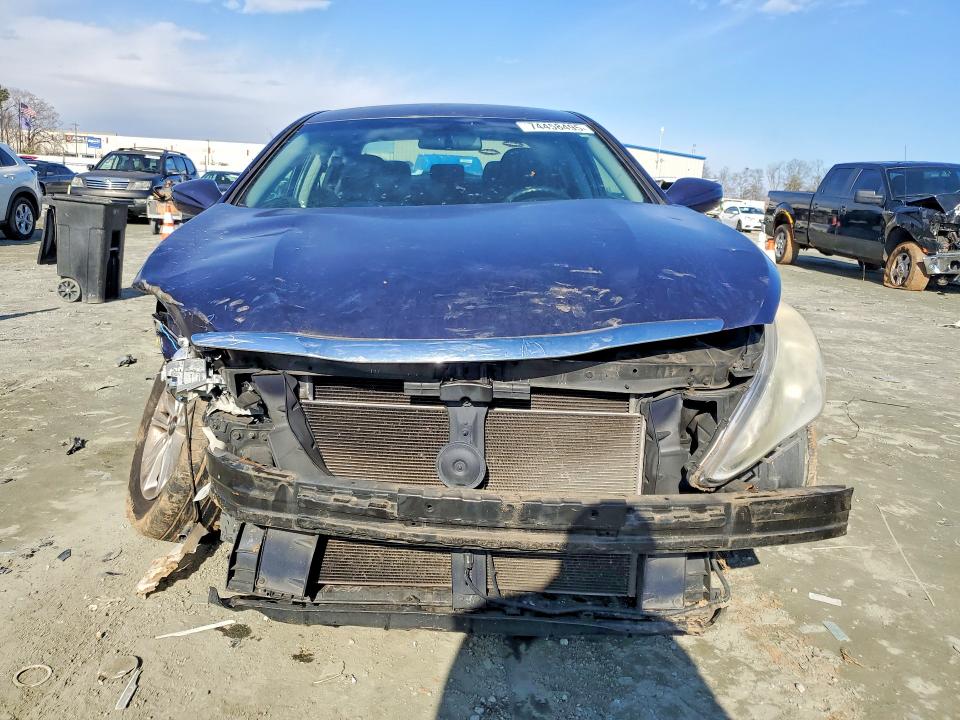 Photo 5 from auction – 2011 HYUNDAI SONATA with VIN 5NPEB4AC4BH116064