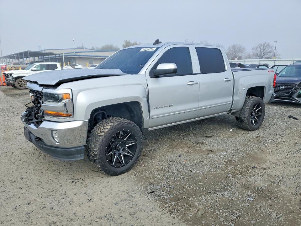 CHEVROLET SILVERADO 2018 with VIN 3GCUKREC2JG244684 - Photo from auction