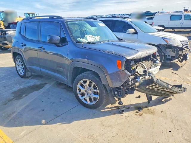 Photo 4 from auction – 2018 JEEP RENEGADE with VIN ZACCJABBXJPJ32657