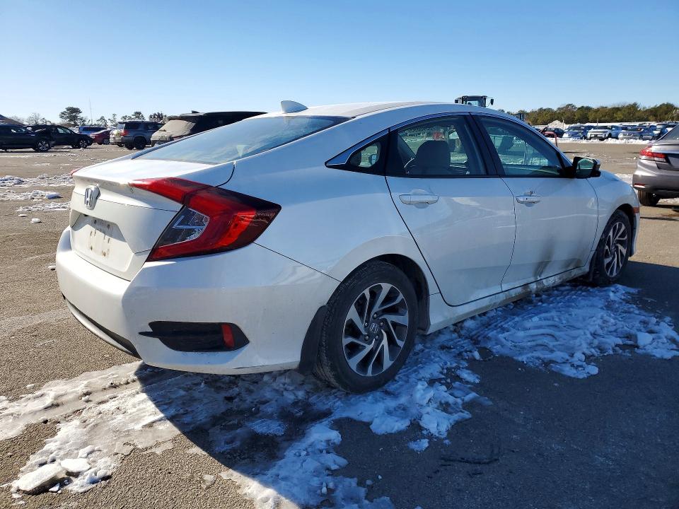 Photo 3 from auction – 2017 HONDA CIVIC with VIN 19XFC2F71HE079909