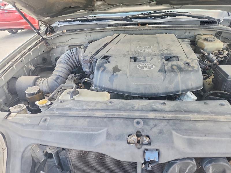 Photo 12 from auction – 2004 TOYOTA 4RUNNER SR with VIN JTEZU14R940031520