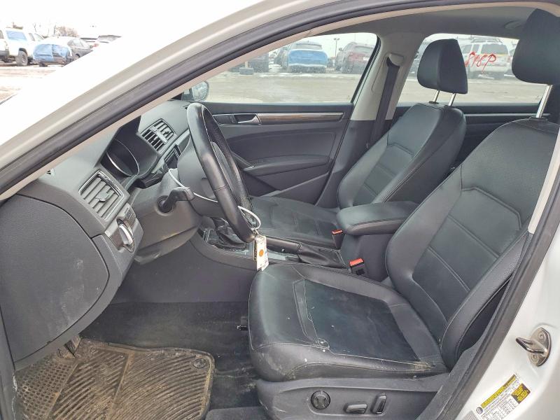 Photo 7 from auction – 2016 VOLKSWAGEN PASSAT SE with VIN 1VWBS7A36GC056261