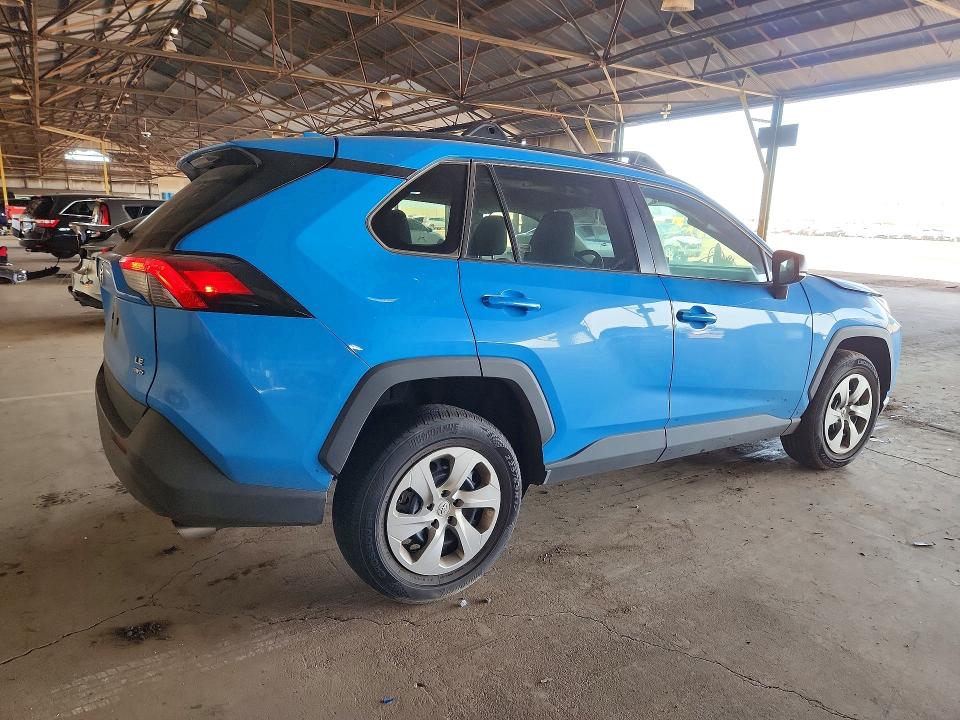 Photo 3 from auction – 2021 TOYOTA RAV4 LE with VIN 2T3F1RFV5MW184660