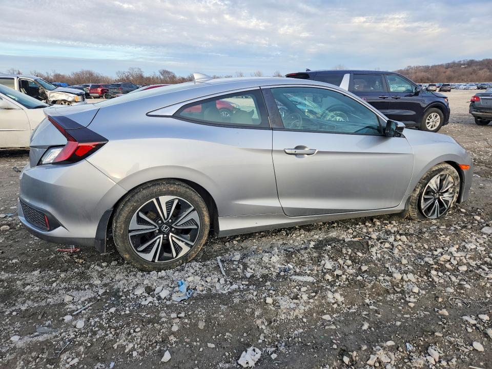 Photo 3 from auction – 2016 HONDA CIVIC with VIN 2HGFC3B37GH353899