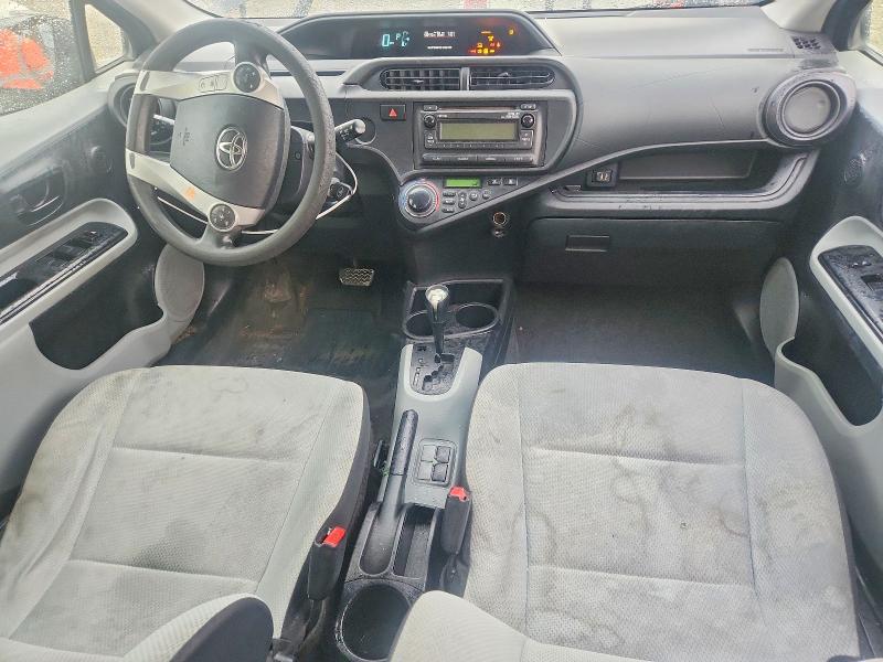 Photo 8 from auction – 2014 TOYOTA PRIUS C with VIN JTDKDTB33E1065965