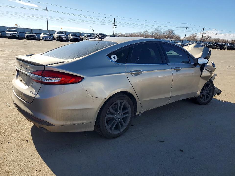 Photo 3 from auction – 2018 FORD FUSION with VIN 3FA6P0LU3JR205467