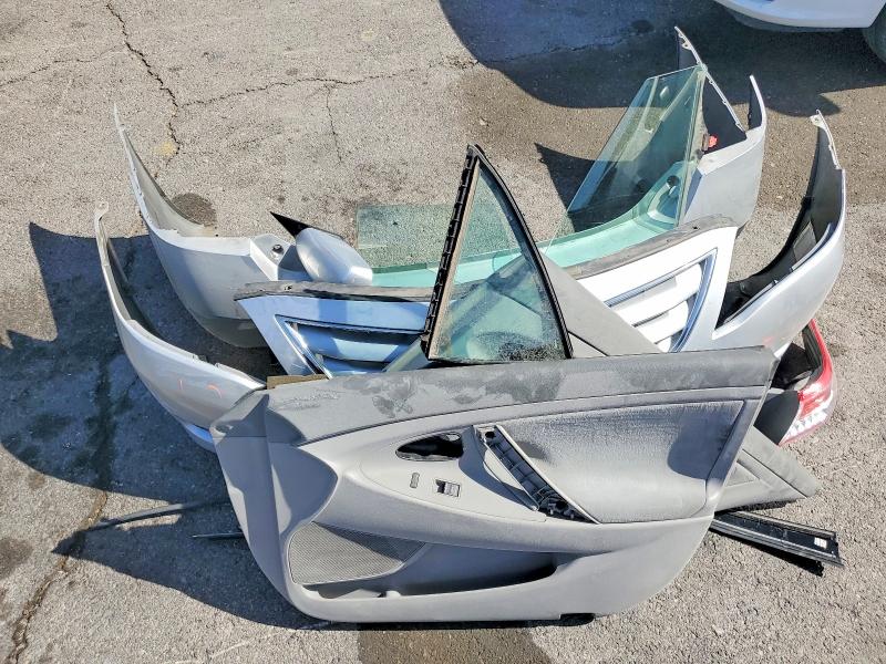 Photo 12 from auction – 2011 TOYOTA CAMRY with VIN 4T1BF3EK9BU231103