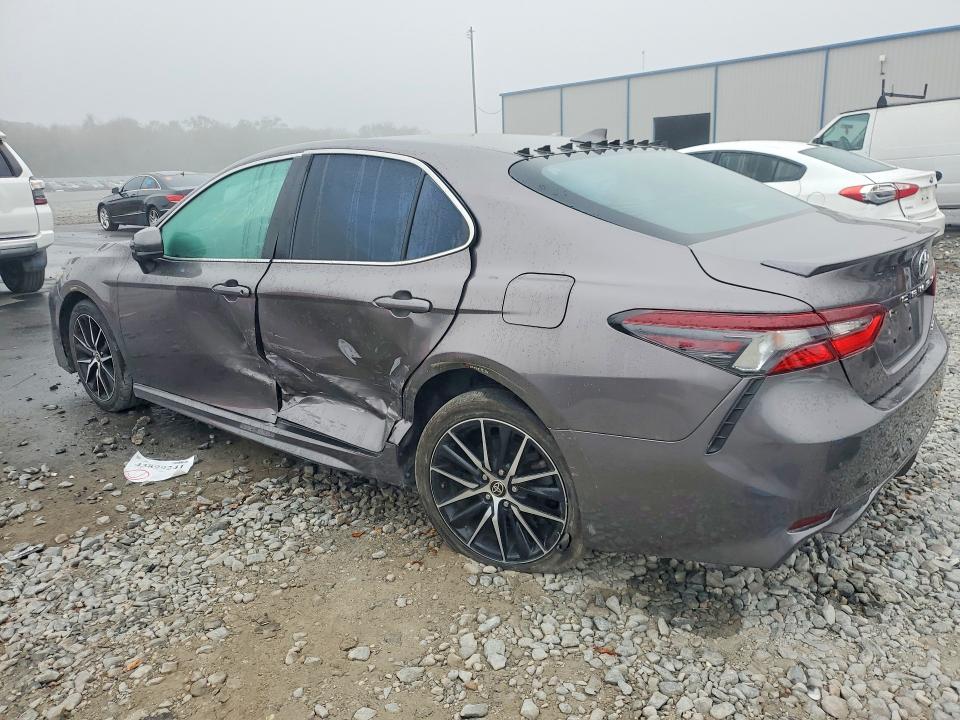 Photo 2 from auction – 2021 TOYOTA CAMRY with VIN 4T1G11AK2MU408043