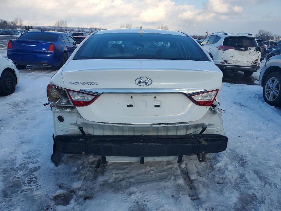 Photo 6 from auction – 2011 HYUNDAI SONATA with VIN 5NPEB4AC3BH262049