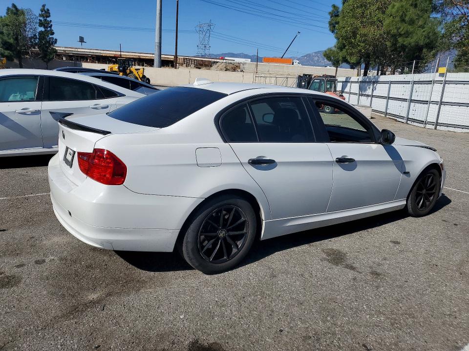 Photo 3 from auction – 2010 BMW 328 with VIN WBAPH5G50ANM70150