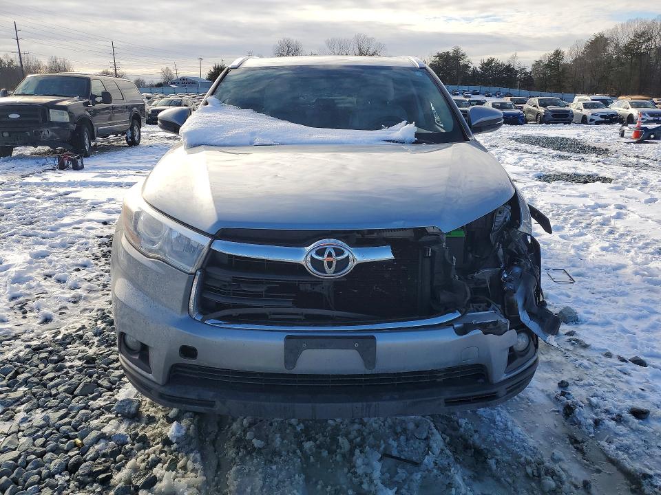 Photo 5 from auction – 2016 TOYOTA HIGHLANDER with VIN 5TDJKRFH8GS501371