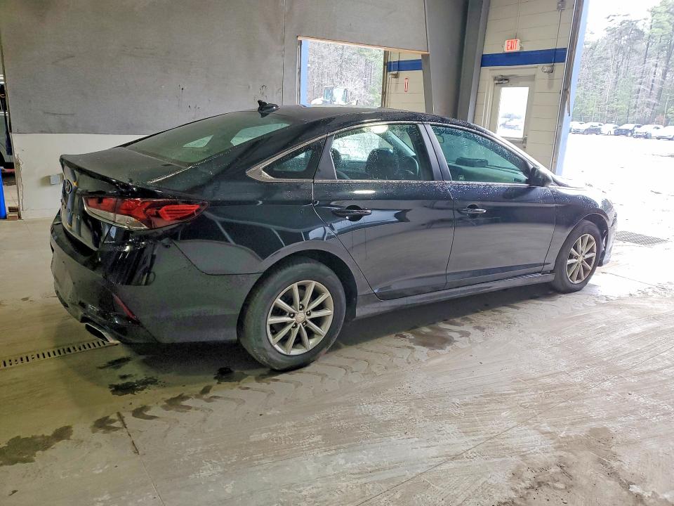 Photo 3 from auction – 2018 HYUNDAI SONATA with VIN 5NPE24AF1JH726576