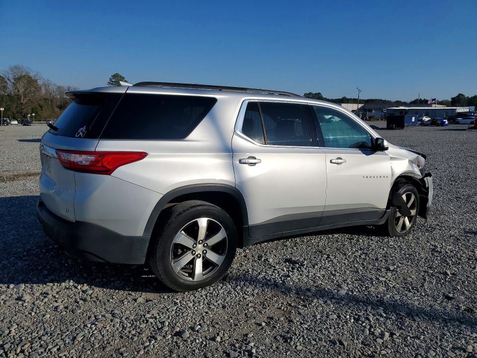 Photo 3 from auction – 2019 CHEVROLET TRAVERSE with VIN 1GNERHKW3KJ136722