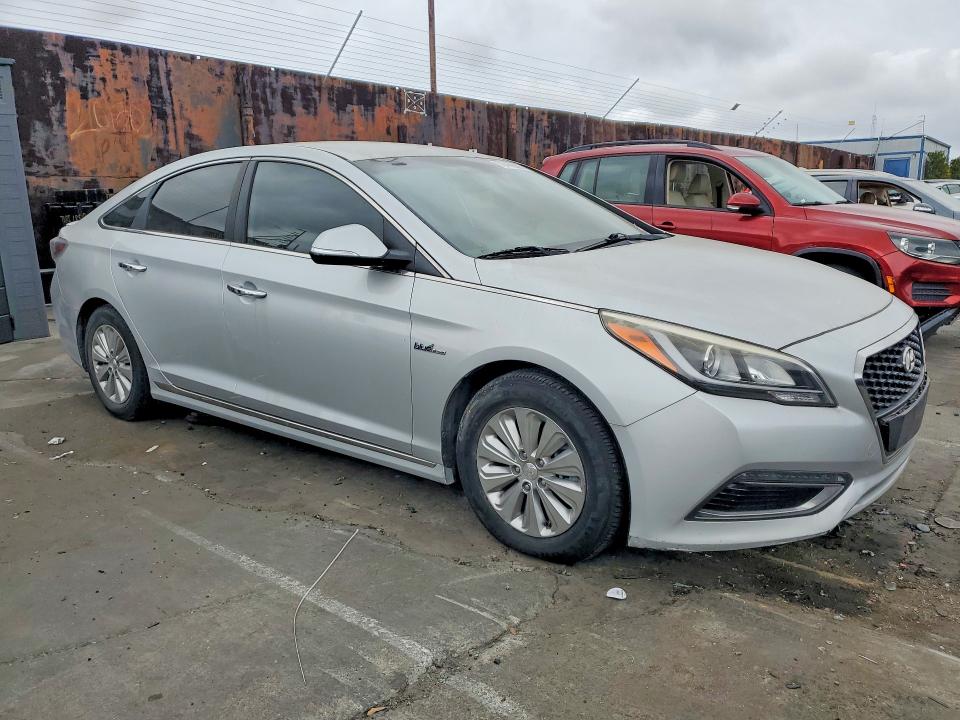 Foto 4 de la subasta – 2016 HYUNDAI SONATA HYB con VIN KMHE24L16GA034004