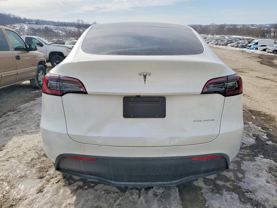 Photo 6 from auction – 2025 TESLA MODEL Y with VIN 7SAYGDEE1SA343012