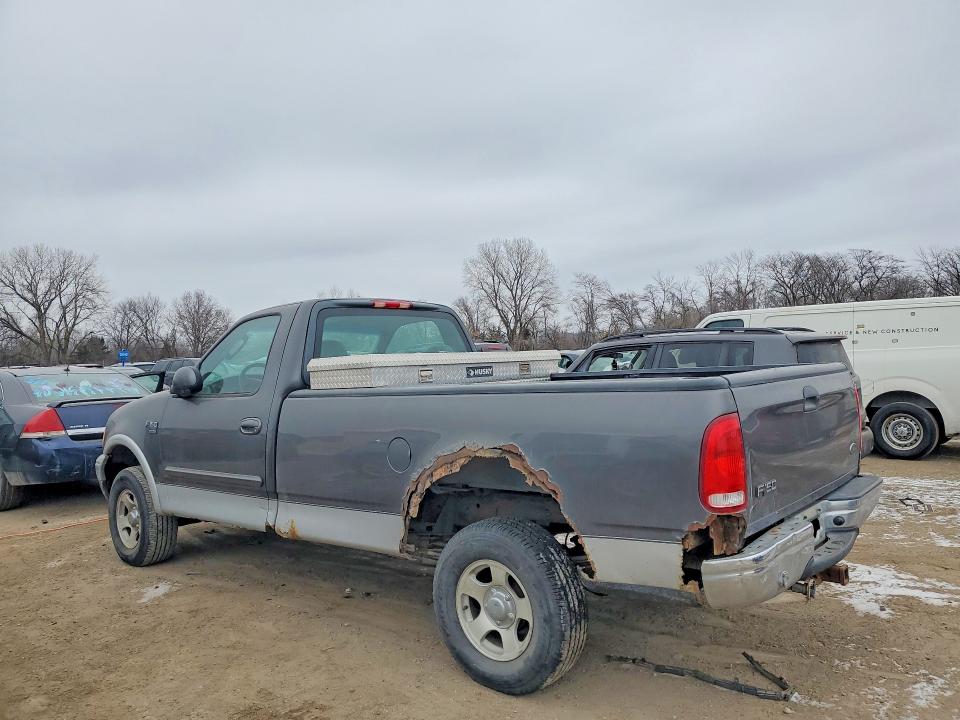 Photo 2 from auction – 2002 FORD F150 with VIN 1FTRF18L42NB45445