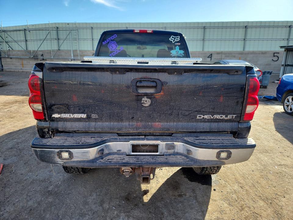 Photo 6 from auction – 2004 CHEVROLET SILVERADO with VIN 1GCHK29U64E374569