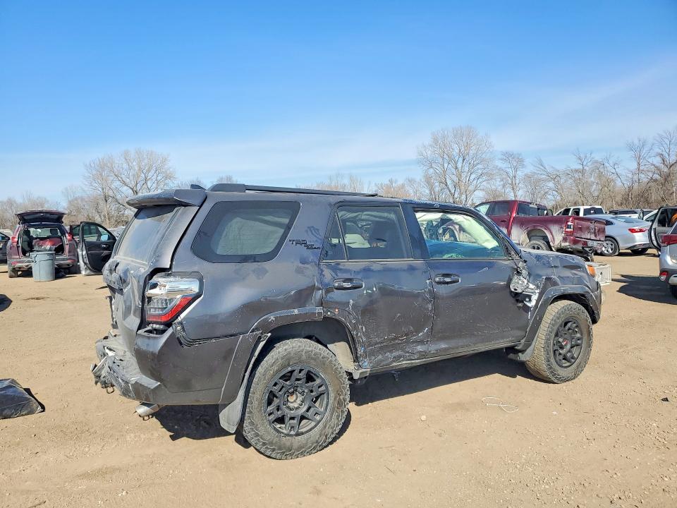 Photo 3 from auction – 2021 TOYOTA 4RUNNER with VIN JTERU5JR1M5899364
