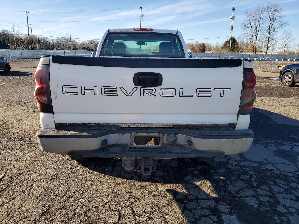 Photo 6 from auction – 2005 CHEVROLET SILVERADO with VIN 1GCHC24UX5E227354