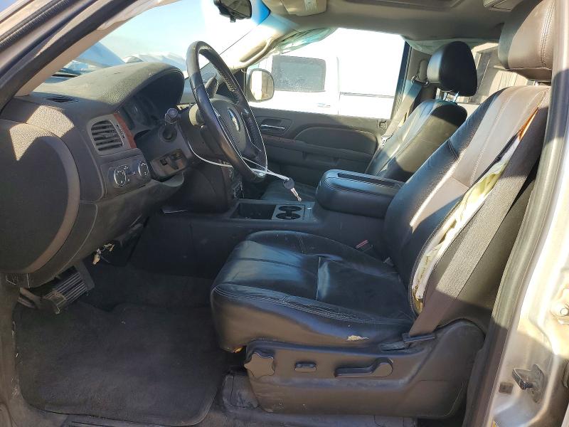 Photo 7 from auction – 2010 CHEVROLET SUBURBAN with VIN 1GNUKJE36AR129899