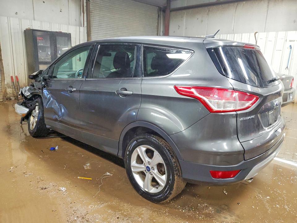 Photo 2 from auction – 2016 FORD ESCAPE SE with VIN 1FMCU9GX8GUA05583
