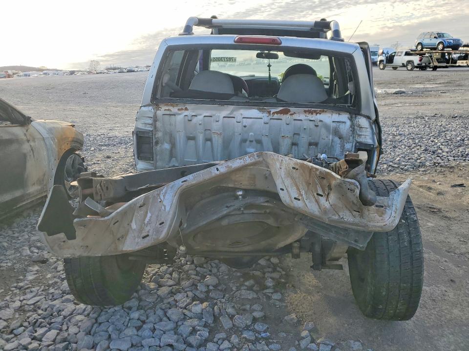 Photo 6 from auction – 2001 NISSAN FRONTIER with VIN 1N6ED27T21C344920