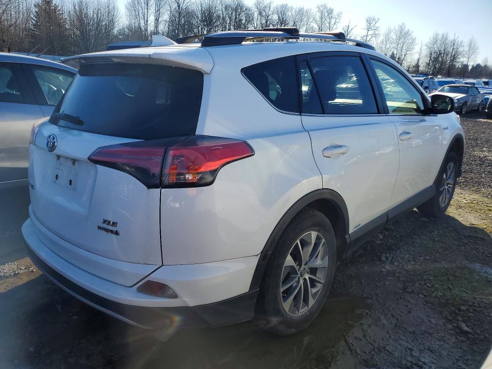 Photo 3 from auction – 2015 TOYOTA RAV4 XLE with VIN JTMRFREV7FD155774