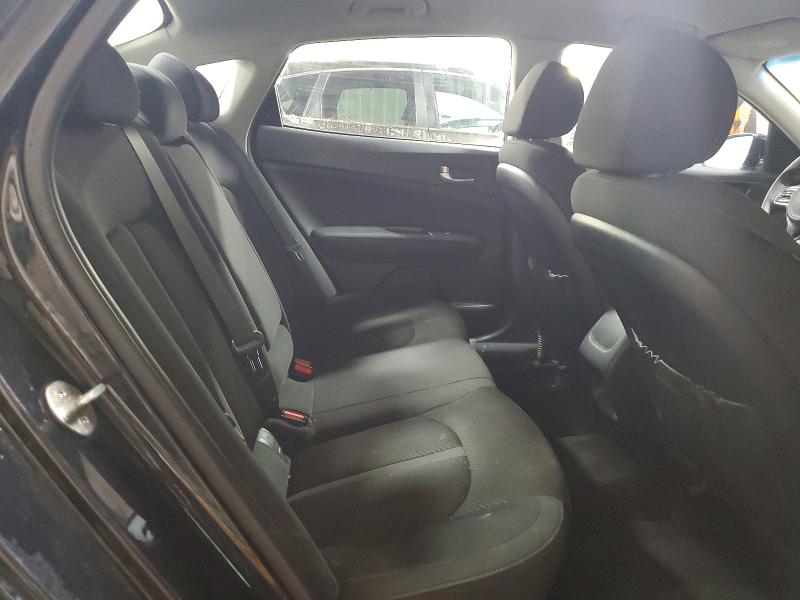 Photo 10 from auction – 2018 KIA OPTIMA with VIN 5XXGT4L31JG265853