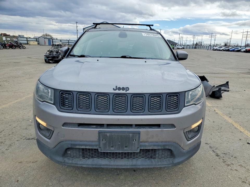 Photo 5 from auction – 2018 JEEP COMPASS LA with VIN 3C4NJDBB0JT453130